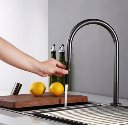 Jednouchwytowa obrotowa bateria kuchenna z perlatorem pull out matowa