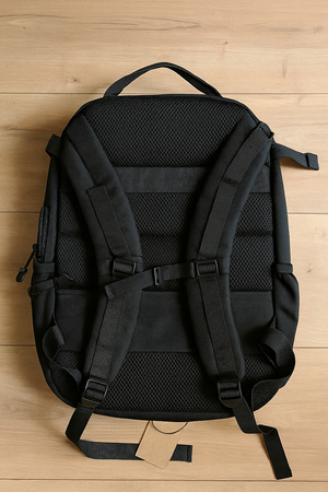 FRESION PLECAK NA LAPTOP SOLIDNY PODRÓŻNY 15.6'' CZARNY PORT USB SZKOŁA