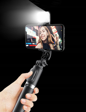 KIJEK DO SELFIE STICK TRIPOD STATYW z PILOTEM z LAMPA BLUETOOTH 104cm 360° (1)