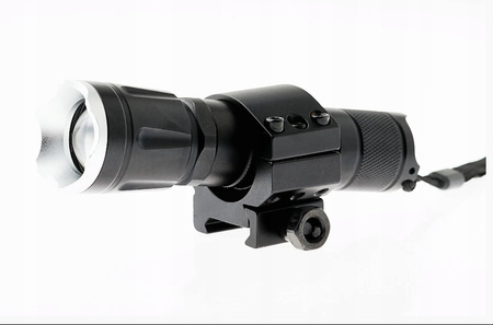 Montaż do iluminatora lub latarki do szyn 22mm Picatinny / Weaver/ RIS.