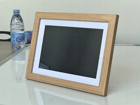 CYFROWA RAMKA NA ZDJĘCIA FRAMEO WI-FI 10,1" WYSOKA PANEL 32G PAMIĘCI
