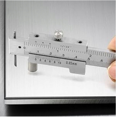 SUWMIARKA TRASERSKA Z RYSIKIEM 200mm/0,05mm