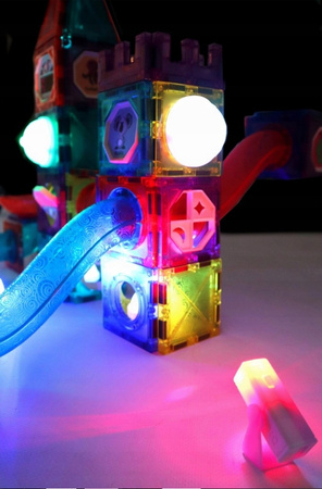 ŚWIECĄCY KULODROM, KLOCKI MAGNETYCZNE, TOR DLA KULEK, 110 ELEMENTÓW