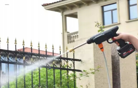 AKUMULATOROWA MYJKA CIŚNIENIOWA DO AUTA + 2 BATERIE ,powystawowa