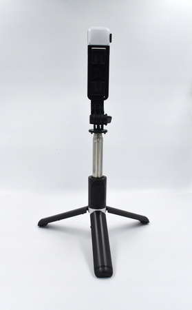 KIJEK DO SELFIE STICK TRIPOD STATYW z PILOTEM z LAMPA BLUETOOTH 104cm 360° (1)