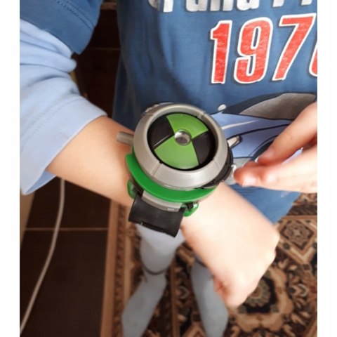 BEN 10 OMNITRIX PROJEKTOR OBCYCH ZEGAREK KOSMICI