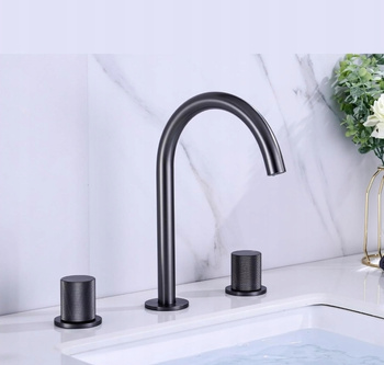 Bateria umywalkowa 3-otworowa czarna matowa , powystawowa